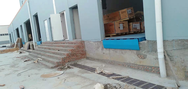 固定登車橋 (3) 固定登車橋 (3)